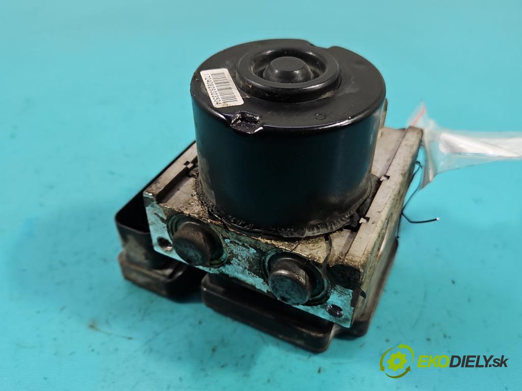 Toyota Yaris II 2005-2011 1.0 vvti 69KM manual 51 kW 998 cm3 3- čerpadlo abs 44510-0D110 (Pumpa ABS)