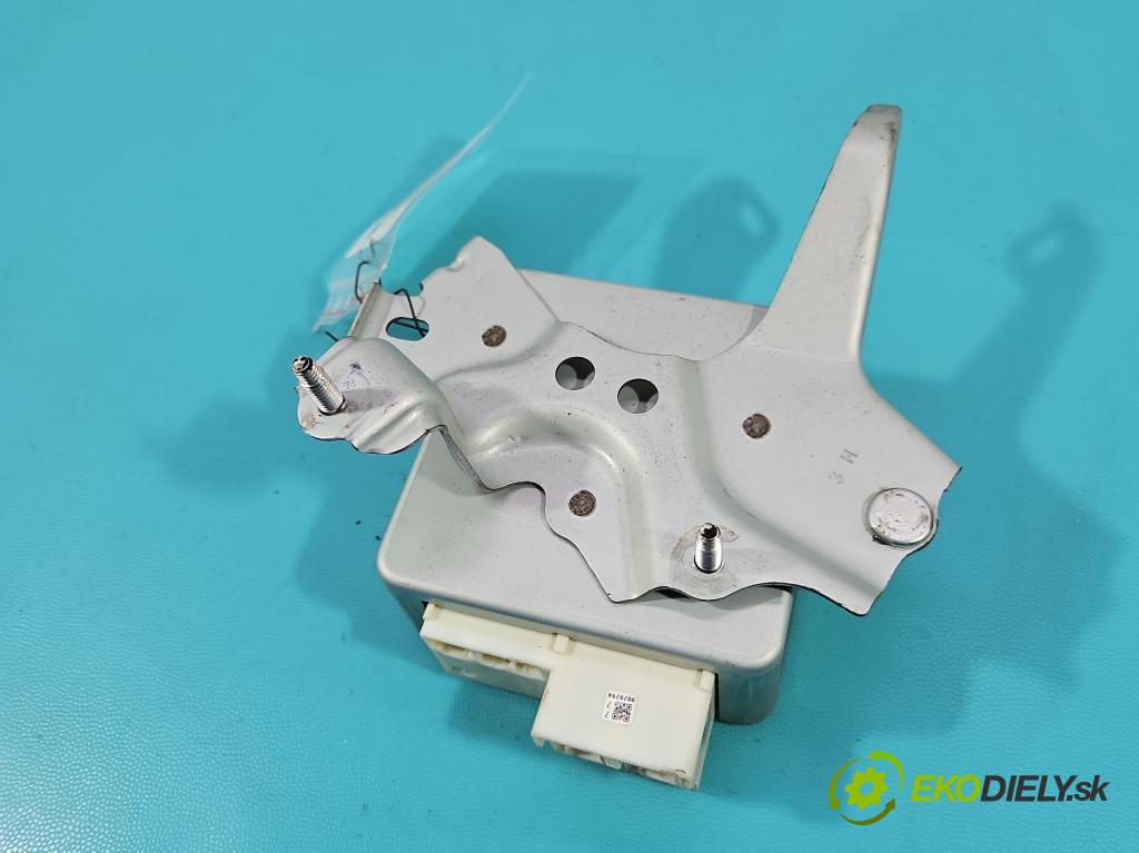 Toyota Yaris II 2005-2011 1.0 vvti 69KM manual 51 kW 998 cm3 3- řídící jednotka 89650-0D160