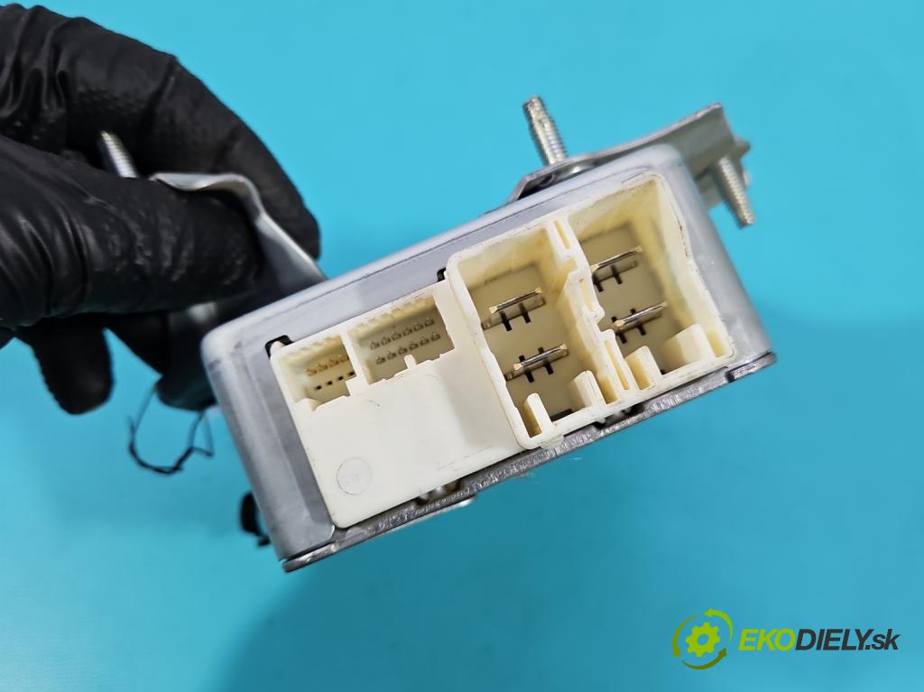 Toyota Yaris II 2005-2011 1.0 vvti 69KM manual 51 kW 998 cm3 3- řídící jednotka 89650-0D160