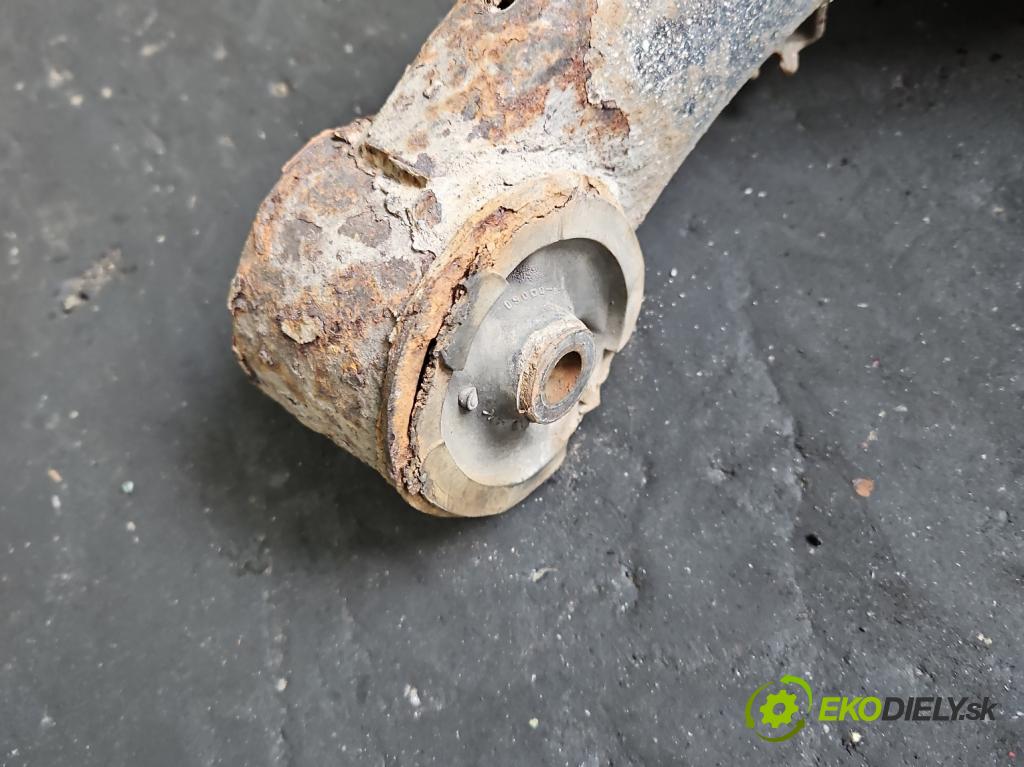 Toyota Yaris II 2005-2011 1.0 vvti 69KM manual 51 kW 998 cm3 3- zadna výstuha  (Výstuha zadná)