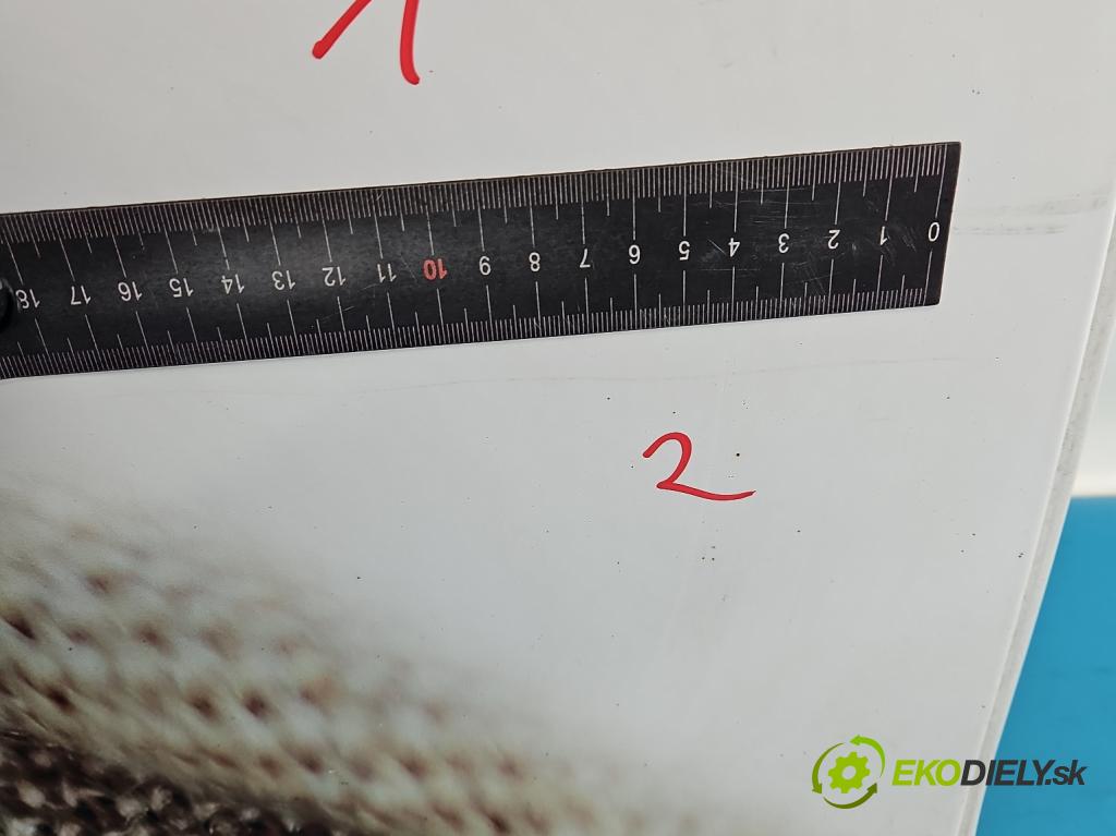 Skoda Roomster 1.4 16V 86 HP manual 63 kW 1390 cm3 5- dvere zadné pravé (Kľučka dverí ostatné)