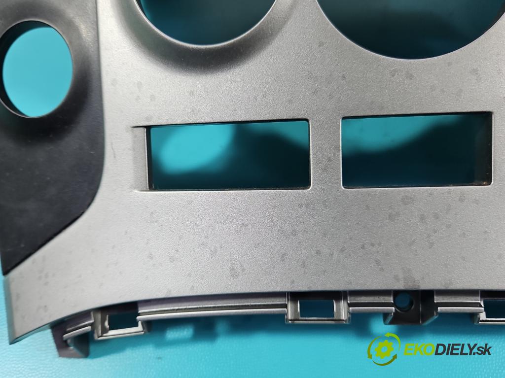 Hyundai H1 II 2007-2023 2.5 crdi 170 HP manual 125 kW 2497 cm3 5- Mřížka: kúrenia stredová  (Mriežka kúrenia (fukár))