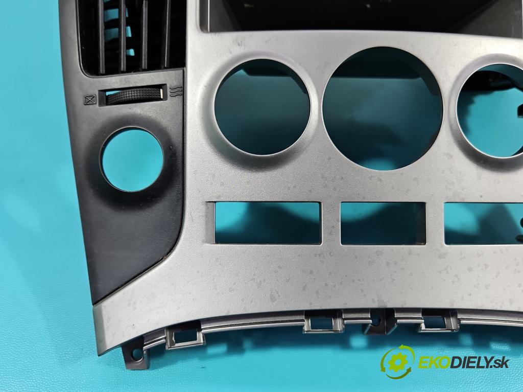 Hyundai H1 II 2007-2023 2.5 crdi 170 HP manual 125 kW 2497 cm3 5- Mřížka: kúrenia stredová  (Mriežka kúrenia (fukár))