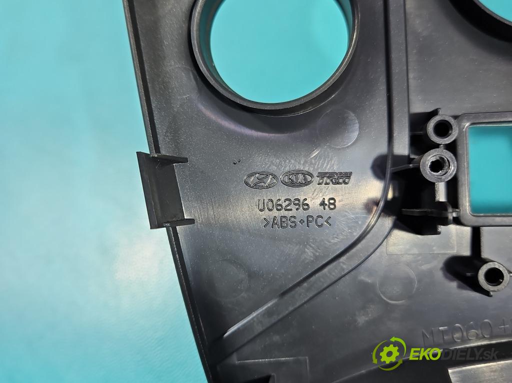 Hyundai H1 II 2007-2023 2.5 crdi 170 HP manual 125 kW 2497 cm3 5- Mřížka: kúrenia stredová  (Mriežka kúrenia (fukár))