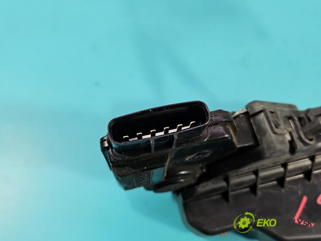 Hyundai H1 II 2007-2023 2.5 crdi 170 hp manual 125 kW 2497 cm3 5- zámek přední levý