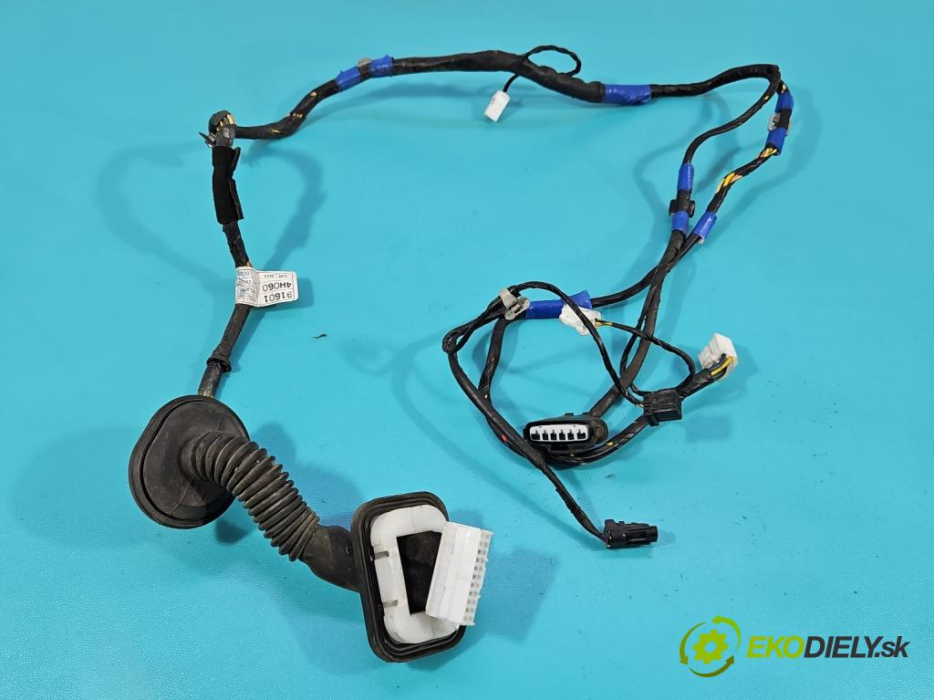 Hyundai H1 II 2007-2023 2.5 crdi 170 HP manual 125 kW 2497 cm3 5- Zväzok: dvere predné pravých 91601-4H060