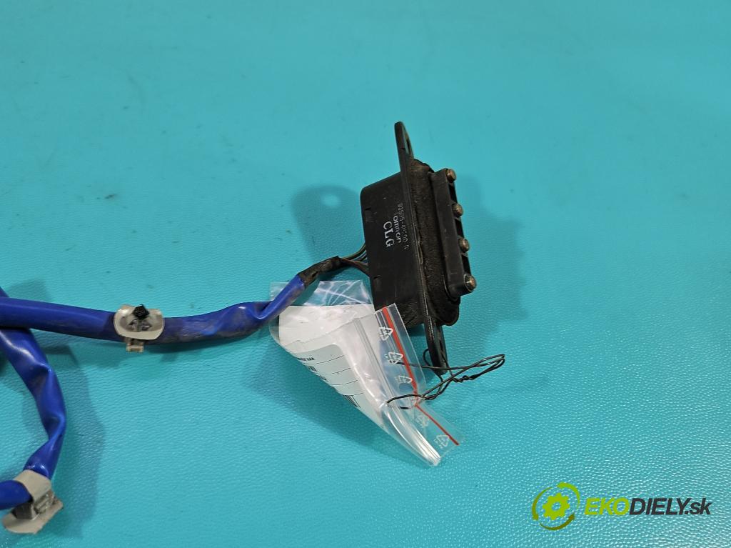 Hyundai H1 II 2007-2023 2.5 crdi 170 HP manual 125 kW 2497 cm3 5- Zväzok: dvere zadné pravých 93595-4H200