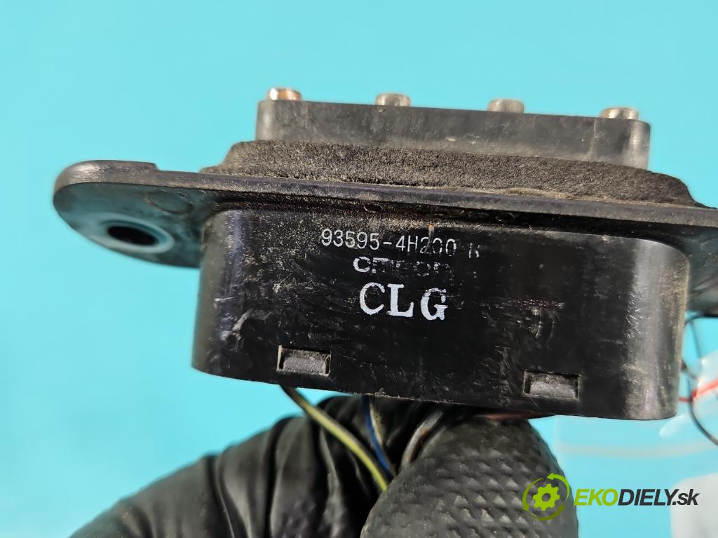 Hyundai H1 II 2007-2023 2.5 crdi 170 HP manual 125 kW 2497 cm3 5- Zväzok: dvere zadné pravých 93595-4H200