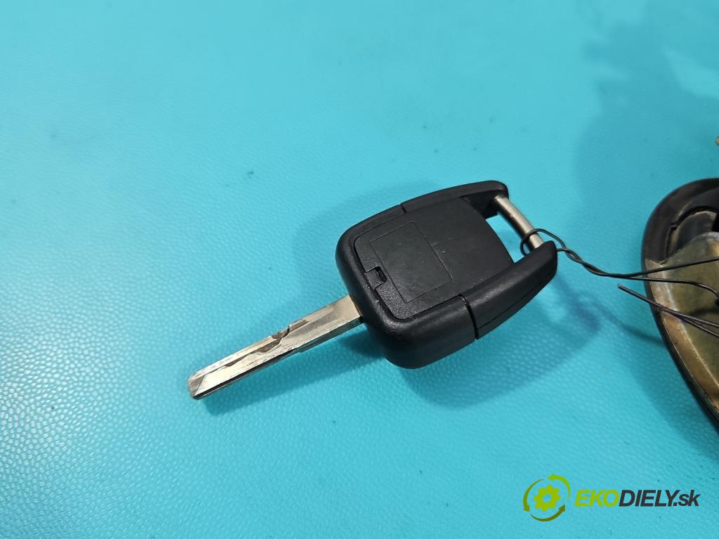 Opel Omega B 1994-2003 3.0 V6 211KM automatic 155 kW 2962 cm3 4- rukoväť predné ľavé mimo:  (Kľučka dverí vonkajšia predná ľavá)