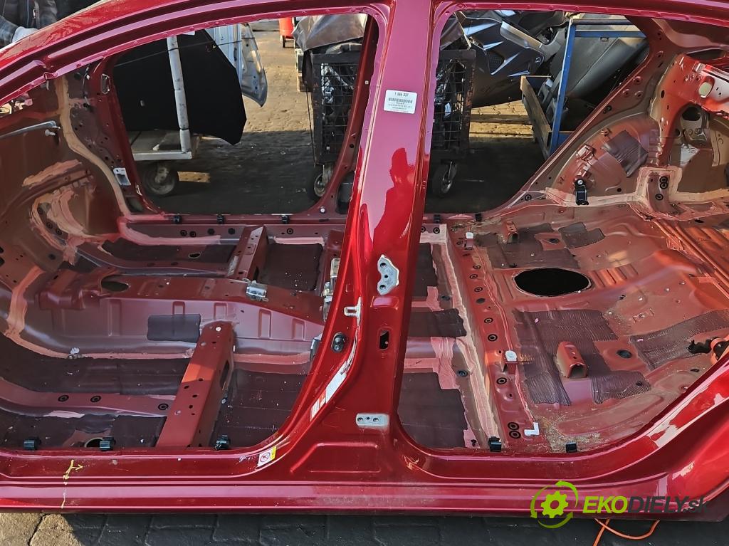 Toyota Corolla E16/E18  2013-2019 1.6 16V 132  HP manual 97 kW 1598 cm3 4- Práh: ľavý  (Karoséria ostatné)