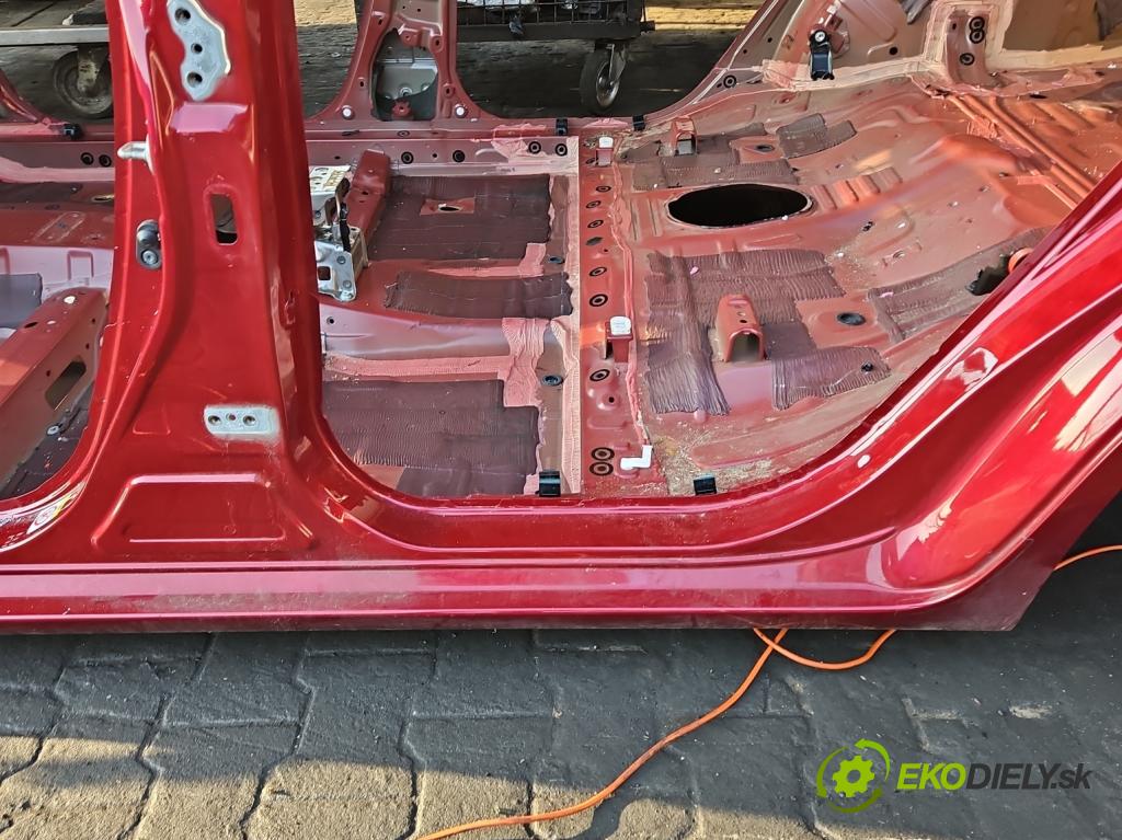 Toyota Corolla E16/E18  2013-2019 1.6 16V 132  HP manual 97 kW 1598 cm3 4- Práh: ľavý  (Karoséria ostatné)