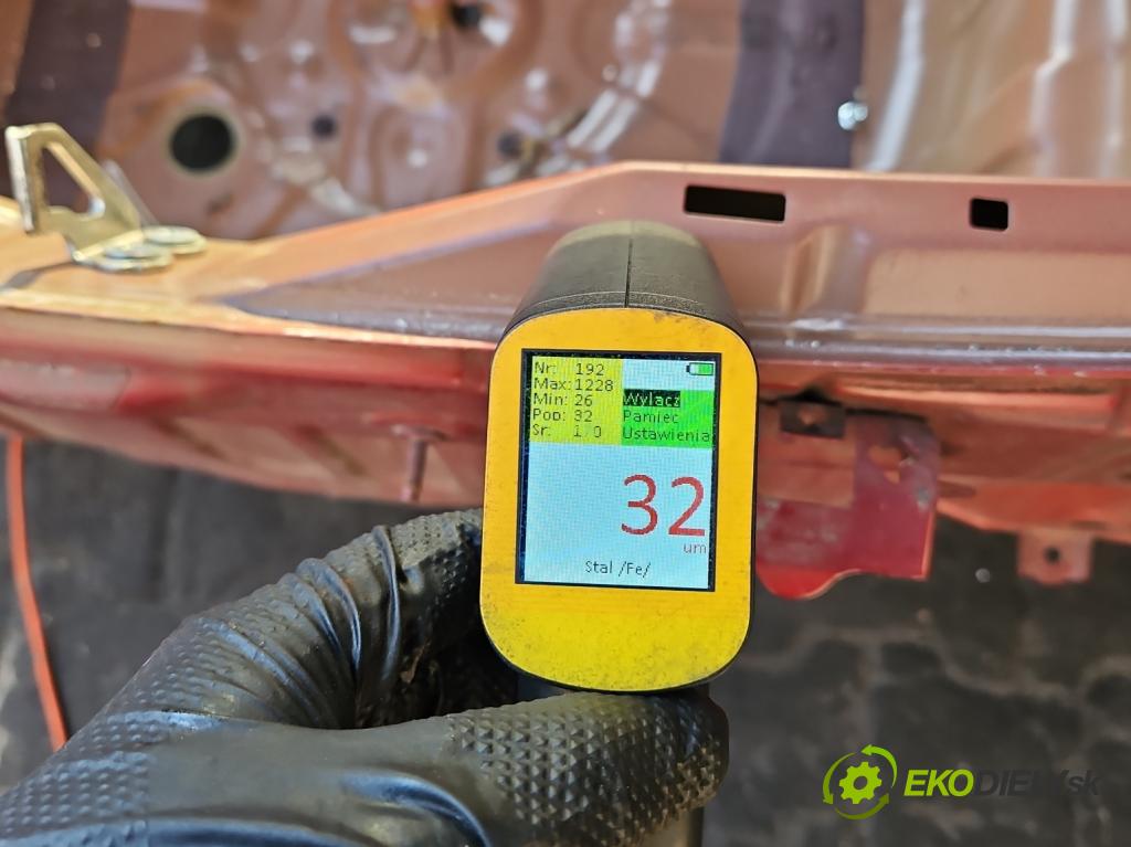 Toyota Corolla E16/E18 2013-2019 1.6 16V 132 HP manual 97 kW 1598 cm3 4- pas zadní: