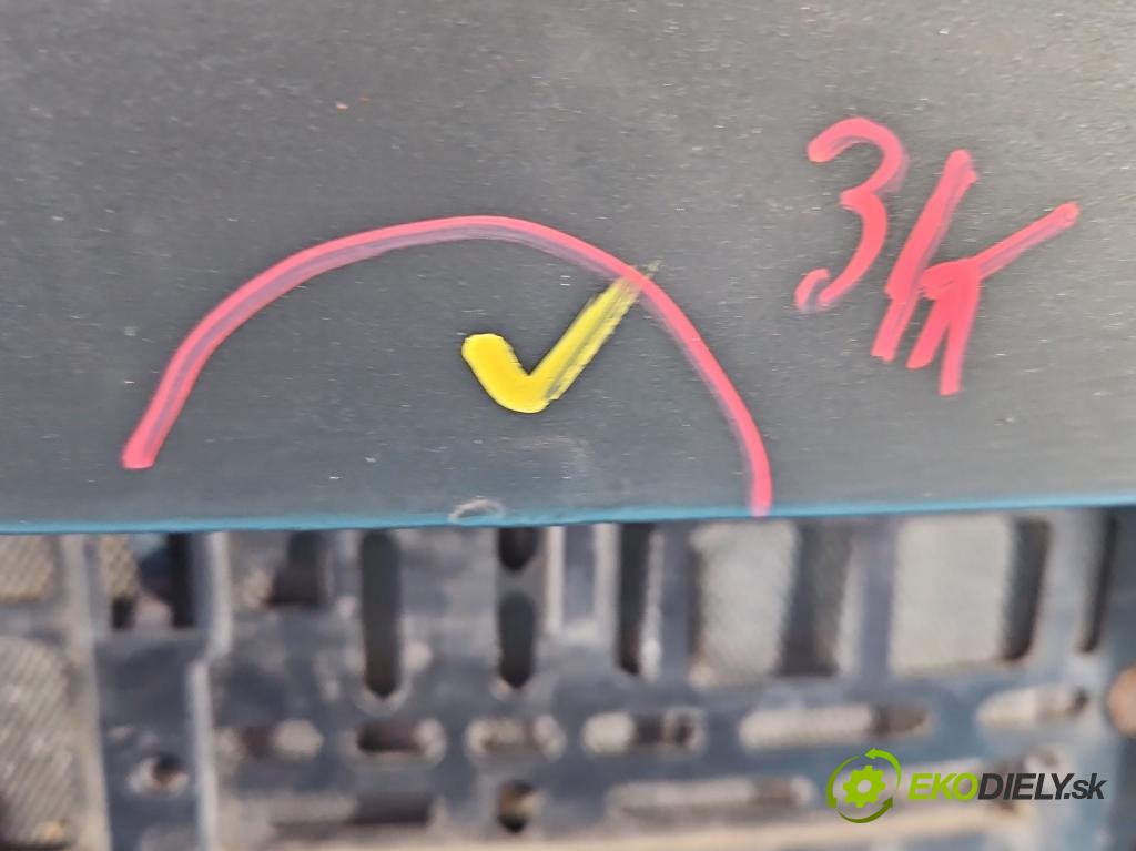 Vw Golf plus 1.9 tdi 105 HP manual 77 kW 1896 cm3 5- zadna kufor  (Kapota zadná (kufor))