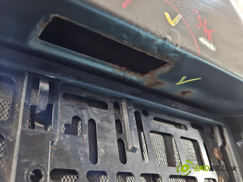 Vw Golf plus 1.9 tdi 105 HP manual 77 kW 1896 cm3 5- zadna kufor  (Kapota zadná (kufor))