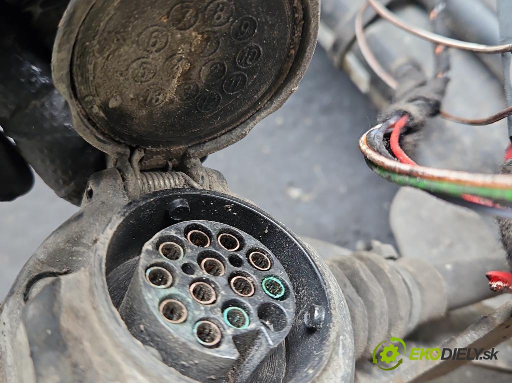 Ford Focus Mk3 2010-2018 1.6 tdci 105 hp manual 77 kW 1560 cm3 5- oko tažné BM5J-N19D521-DA (Tažné zařízení)