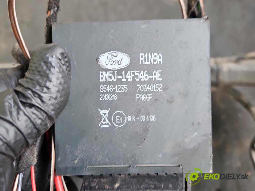 Ford Focus Mk3 2010-2018 1.6 tdci 105 hp manual 77 kW 1560 cm3 5- oko tažné BM5J-N19D521-DA (Tažné zařízení)