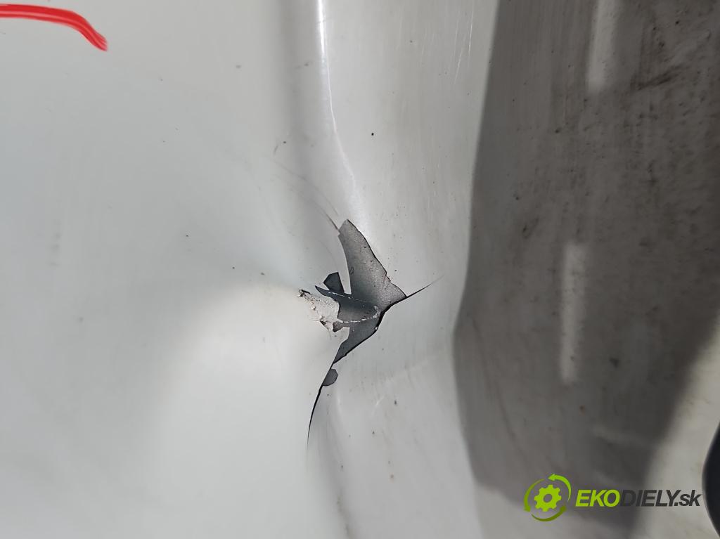 Skoda Roomster 1.4 16V 86 hp manual 63 kW 1390 cm3 5- zadní kufrové dveře  (Zadní kapota (kufr))