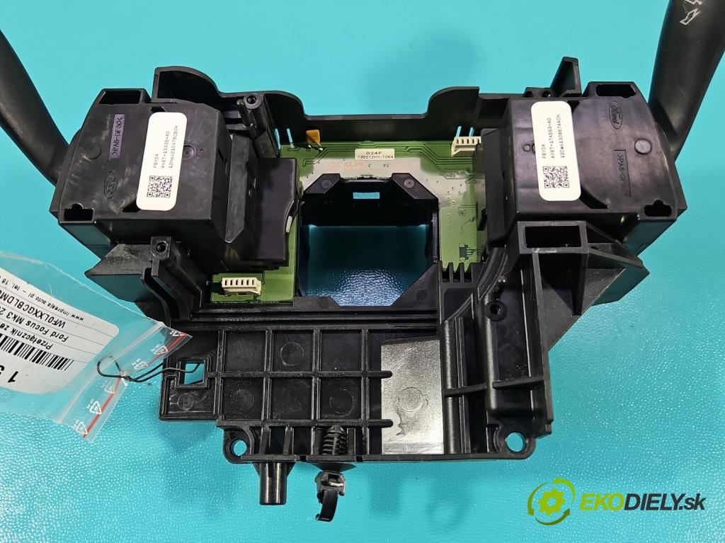 Ford Focus Mk3 2010-2018 1.6 tdci 105 HP manual 77 kW 1560 cm3 5- prepínač komplex: BV6T-13N064-AH (Prepínacie páčky pod volantom)