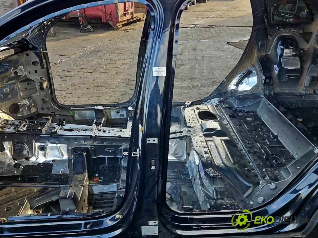 Audi Q7 2015- 3.0 TFSI CRE: 333KM: automatic 245 kW 2995 cm3 5- Práh: ľavý  (Karoséria ostatné)