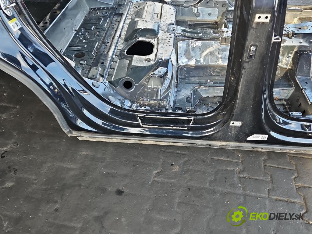 Audi Q7 2015- 3.0 TFSI CRE: 333KM: automatic 245 kW 2995 cm3 5- Práh: pravý  (Karoséria ostatné)