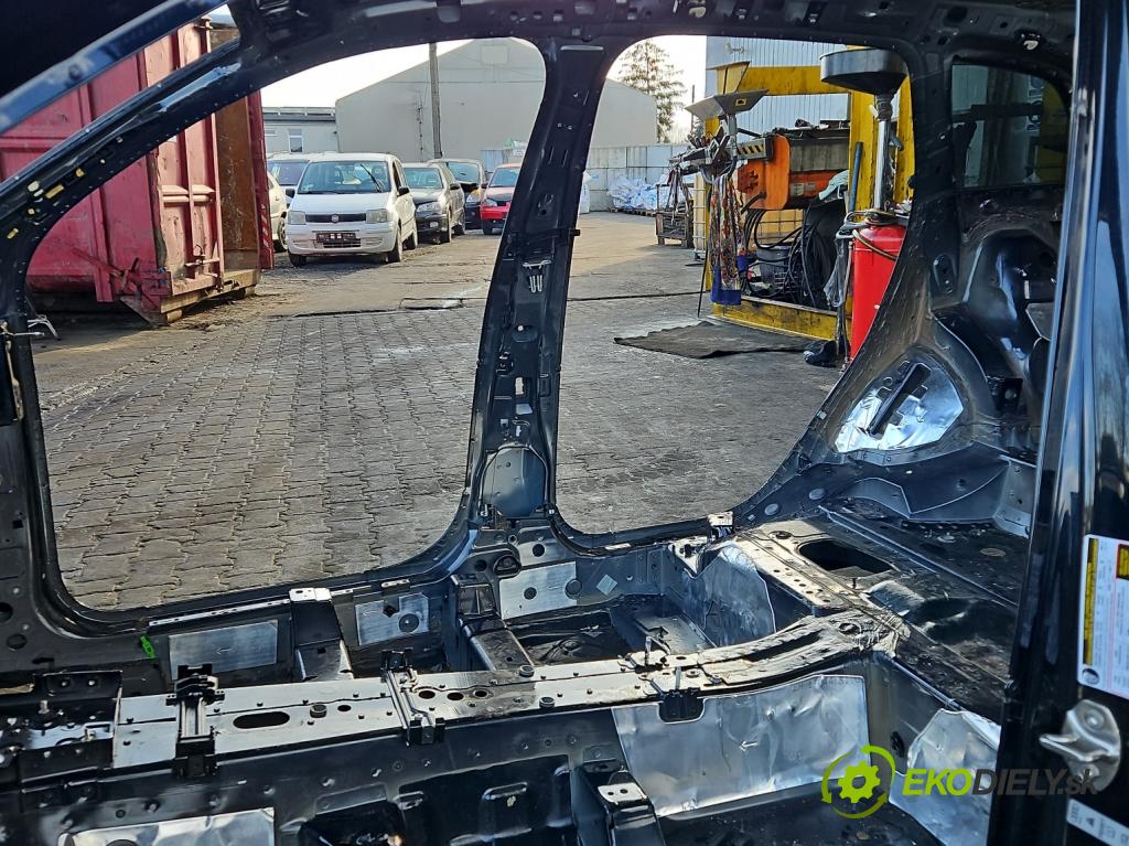 Audi Q7 2015- 3.0 TFSI CRE: 333KM: automatic 245 kW 2995 cm3 5- Práh: pravý  (Karoséria ostatné)