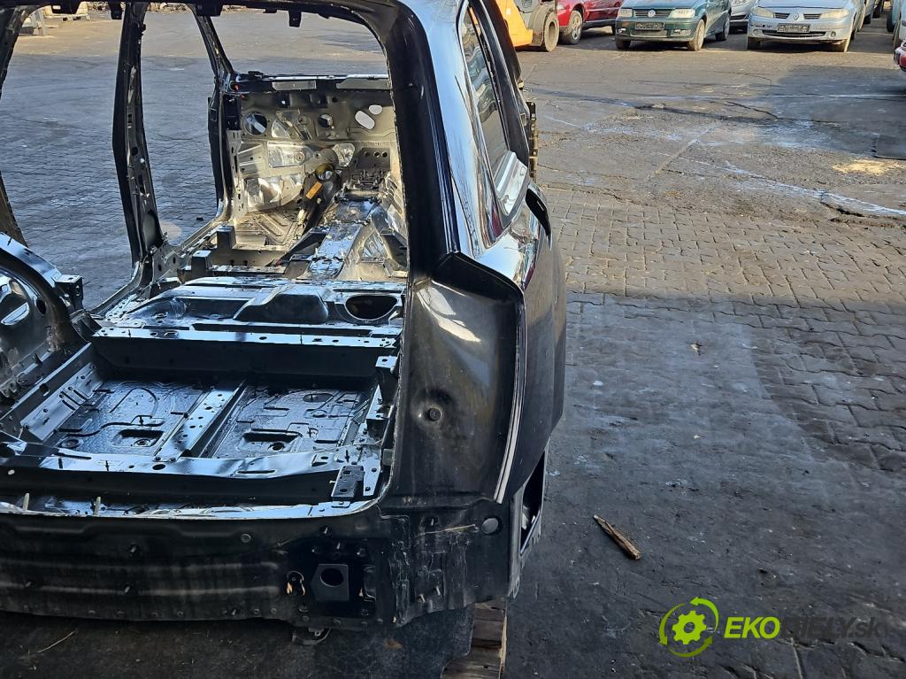 Audi Q7 2015- 3.0 TFSI CRE: 333KM: automatic 245 kW 2995 cm3 5- blatník zadné pravý