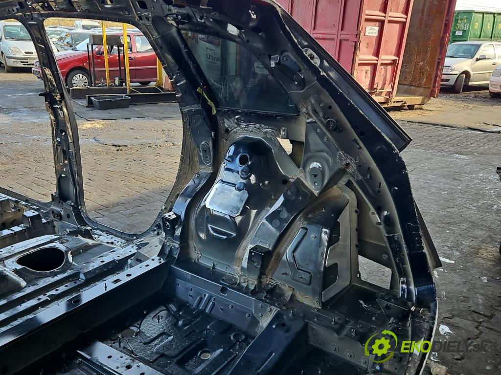 Audi Q7 2015- 3.0 TFSI CRE: 333KM: automatic 245 kW 2995 cm3 5- blatník zadné pravý