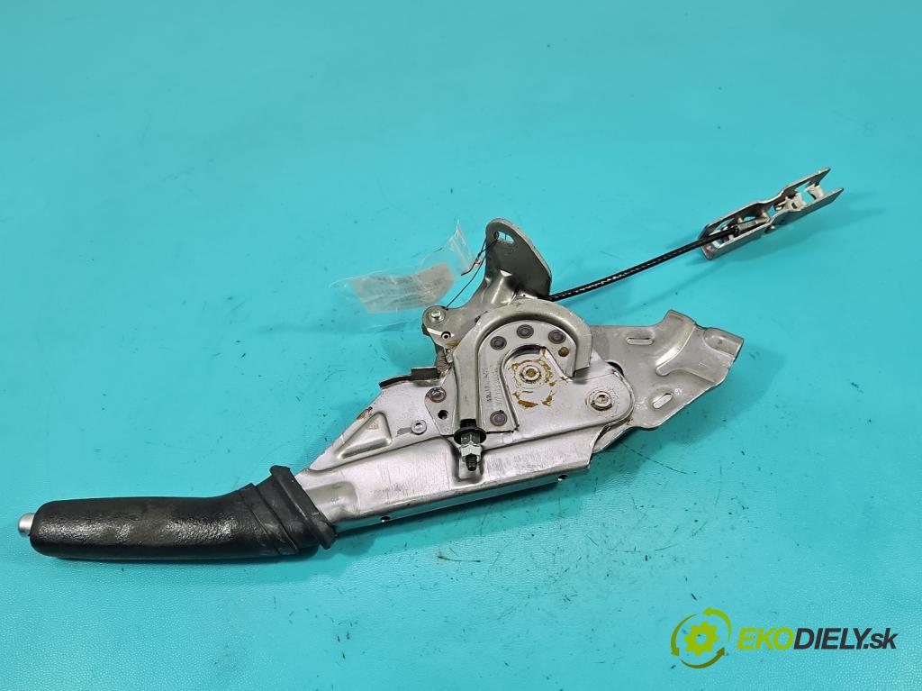 Toyota Corolla E16/E18  2013-2019 1.6 16V 132  HP manual 97 kW 1598 cm3 4- Páka: brzda: ručný 11330317