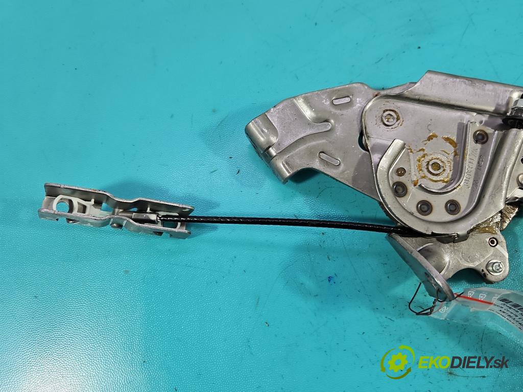 Toyota Corolla E16/E18  2013-2019 1.6 16V 132  HP manual 97 kW 1598 cm3 4- Páka: brzda: ručný 11330317