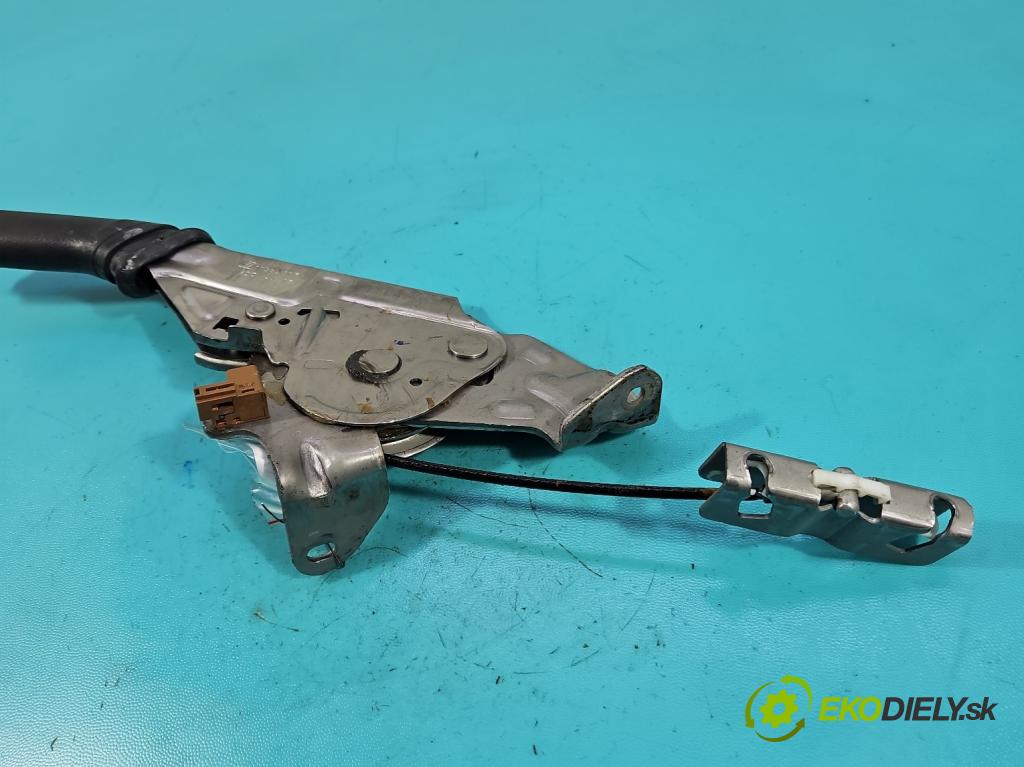 Toyota Corolla E16/E18  2013-2019 1.6 16V 132  HP manual 97 kW 1598 cm3 4- Páka: brzda: ručný 11330317