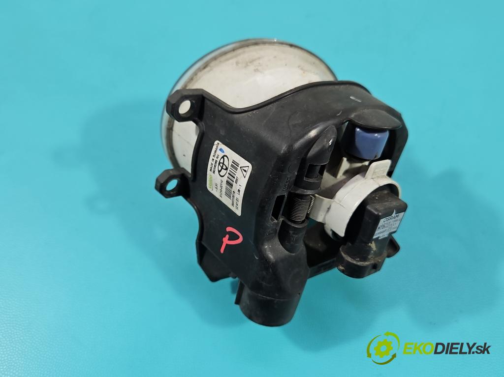 Toyota Corolla E16/E18  2013-2019 1.6 16V 132  HP manual 97 kW 1598 cm3 4- Halogen pravý 89208265 (Kľučka dverí ostatné)