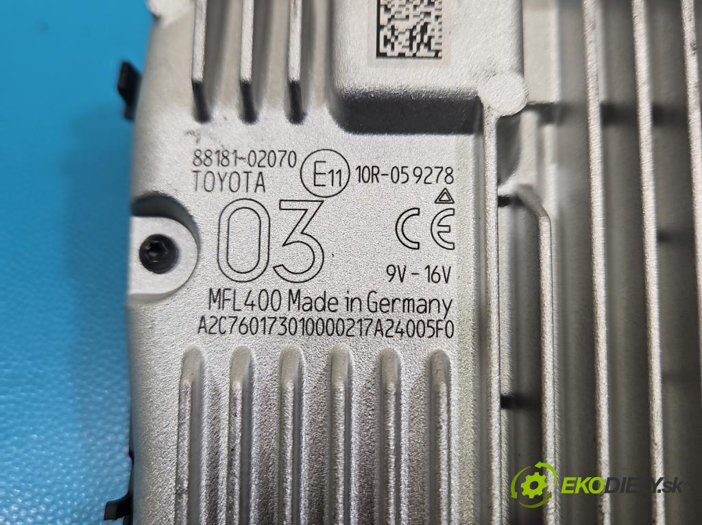 Toyota Corolla E16/E18  2013-2019 1.6 16V 132  HP manual 97 kW 1598 cm3 4- Kamera predné 88181-02070