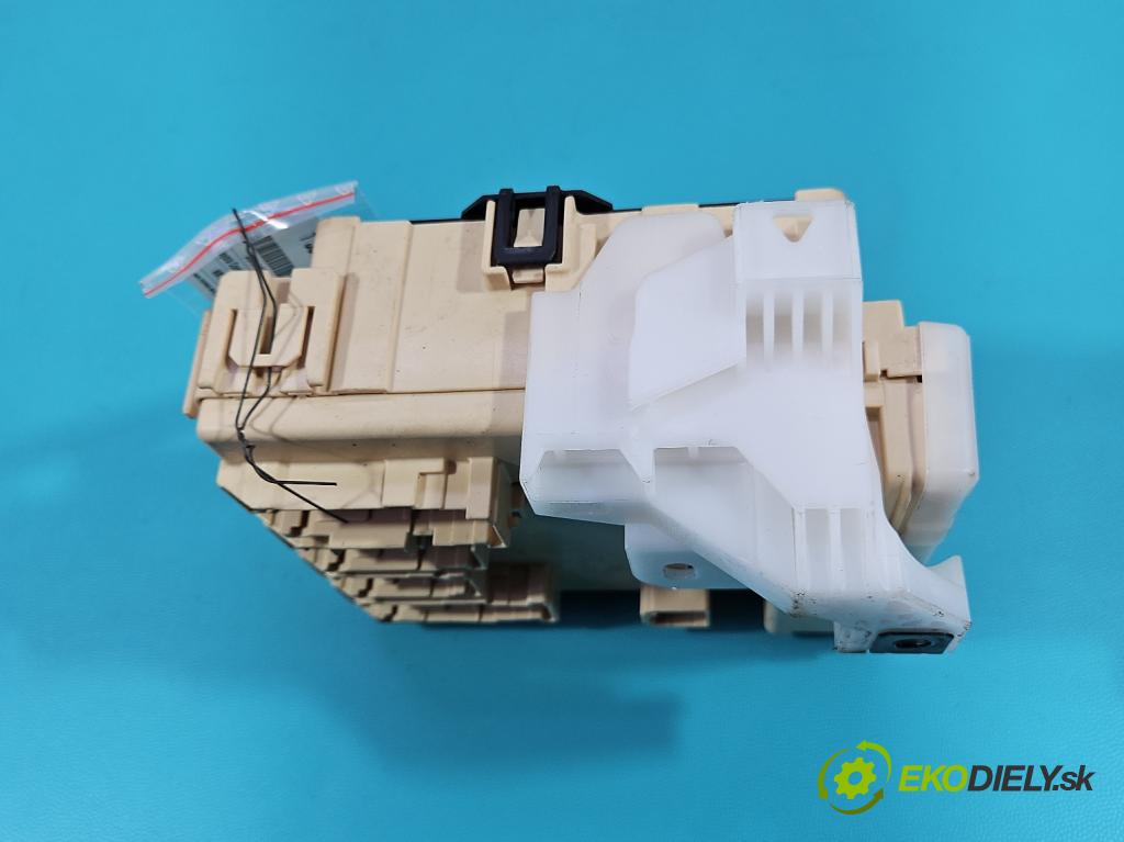 Toyota Corolla E16/E18  2013-2019 1.6 16V 132  HP manual 97 kW 1598 cm3 4- riadiaca jednotka ostatné 89221-02610