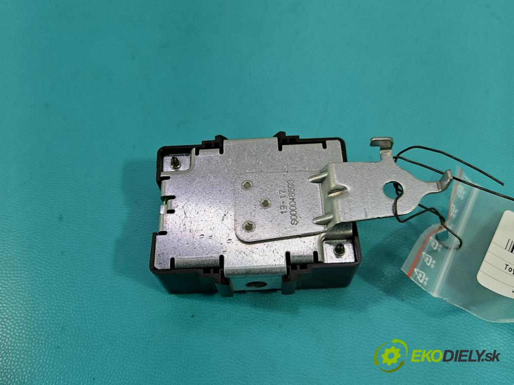 Toyota Corolla E16/E18  2013-2019 1.6 16V 132  HP manual 97 kW 1598 cm3 4- riadiaca jednotka ostatné 89741-02260B