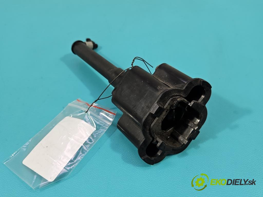 Toyota Corolla E16/E18  2013-2019 1.6 16V 132  HP manual 97 kW 1598 cm3 4- ostrekovač reflektor: pravý 85207-02180 C