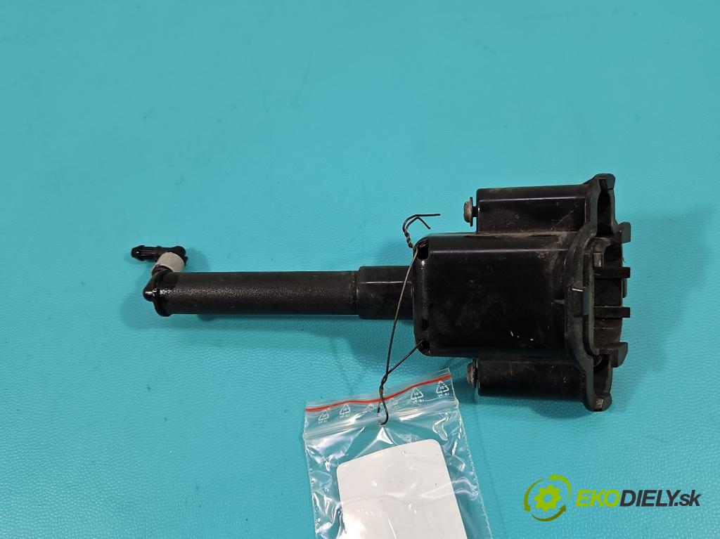 Toyota Corolla E16/E18  2013-2019 1.6 16V 132  HP manual 97 kW 1598 cm3 4- ostrekovač reflektor: pravý 85207-02180 C