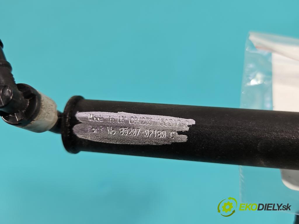 Toyota Corolla E16/E18  2013-2019 1.6 16V 132  HP manual 97 kW 1598 cm3 4- ostrekovač reflektor: pravý 85207-02180 C