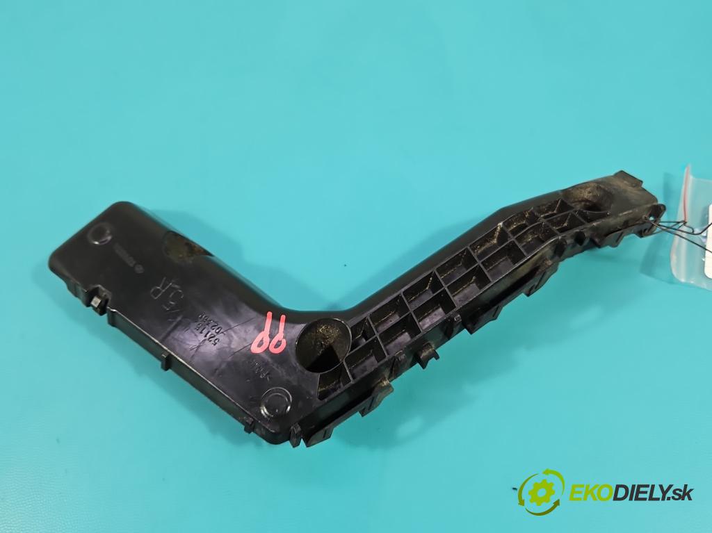 Toyota Corolla E16/E18  2013-2019 1.6 16V 132  HP manual 97 kW 1598 cm3 4- Boty: nárazník predné pravý 52115-02360