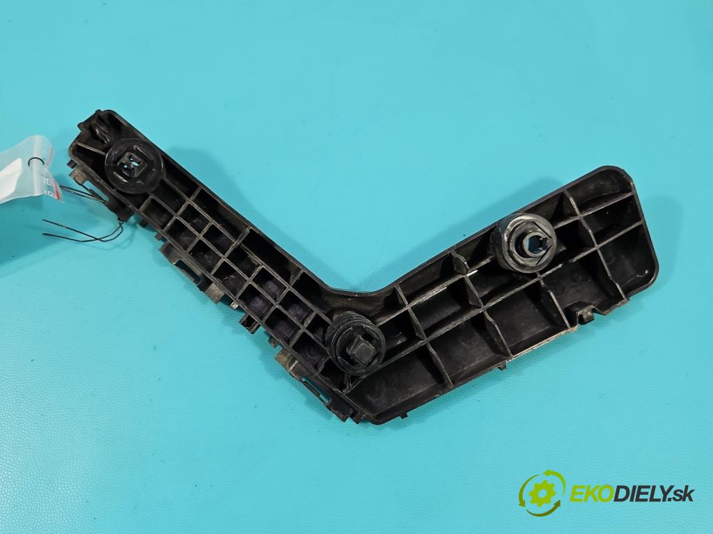 Toyota Corolla E16/E18  2013-2019 1.6 16V 132  HP manual 97 kW 1598 cm3 4- Boty: nárazník predné pravý 52115-02360