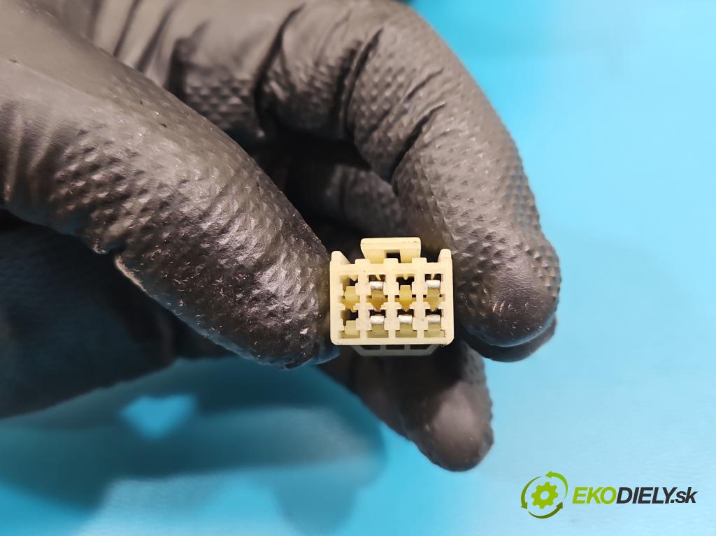 Suzuki Swift Mk6 2005-2010 1.6 16V 125 HP manual 92 kW 1586 cm3 3- zrkadlo pravé  (Kľučka dverí ostatné)