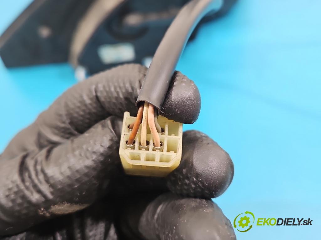 Suzuki Swift Mk6 2005-2010 1.6 16V 125 HP manual 92 kW 1586 cm3 3- zrkadlo pravé  (Kľučka dverí ostatné)