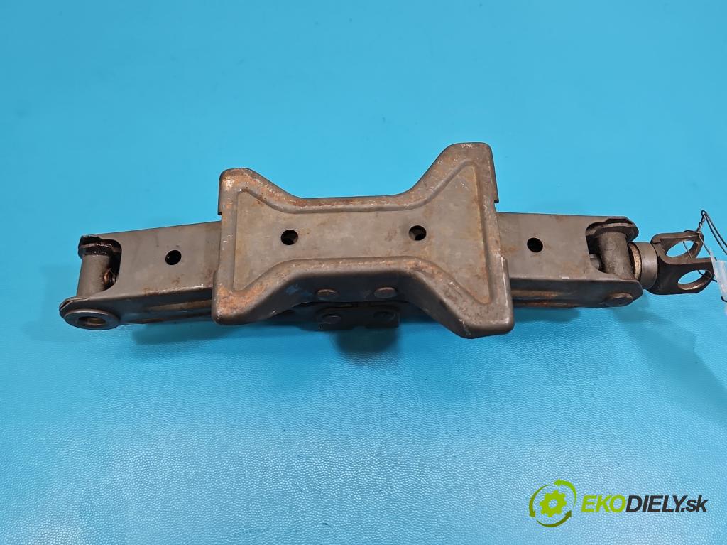 Suzuki Swift Mk6 2005-2010 1.6 16V 125 HP manual 92 kW 1586 cm3 3- mechanizmus okna automobilovy