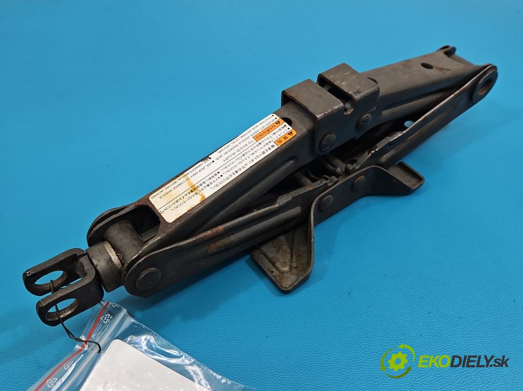 Suzuki Swift Mk6 2005-2010 1.6 16V 125 HP manual 92 kW 1586 cm3 3- mechanizmus okna automobilovy 