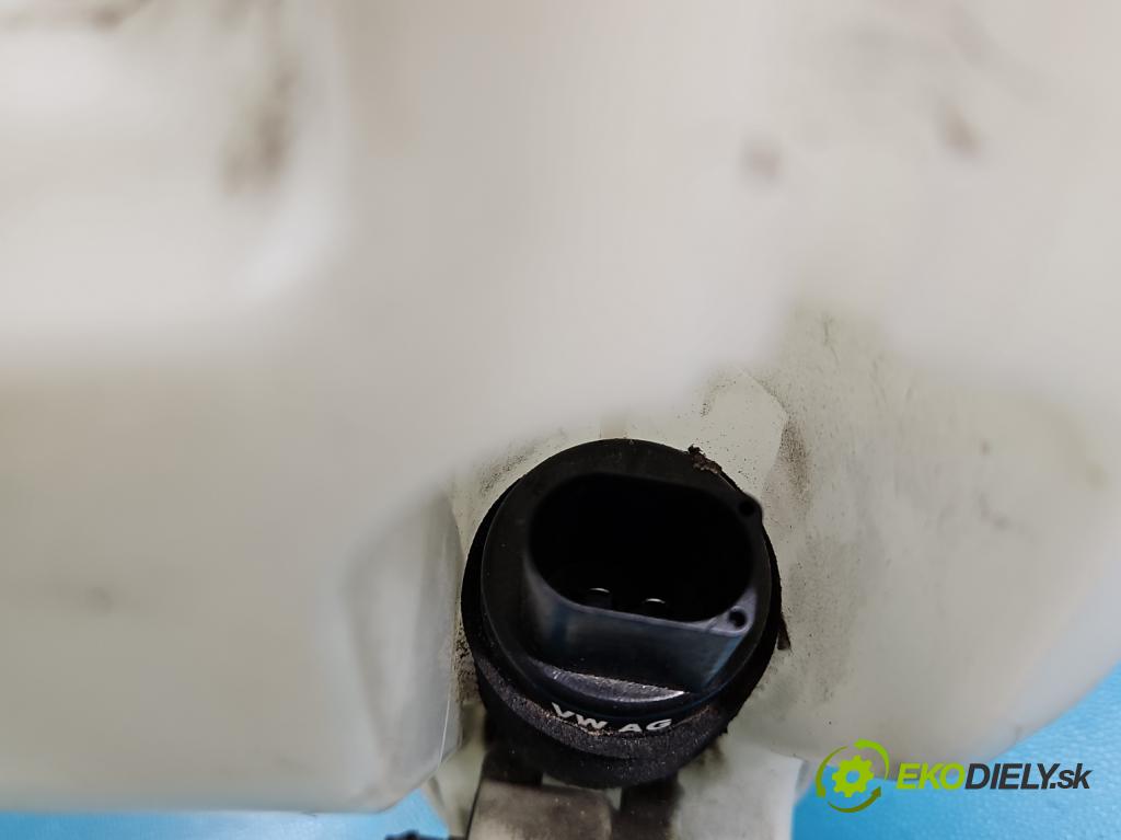 Audi Q7 2015- 3.0 TFSI CRE: 333KM: automatic 245 kW 2995 cm3 5- nádržka tekutina: ostrekovačov 4M0955463