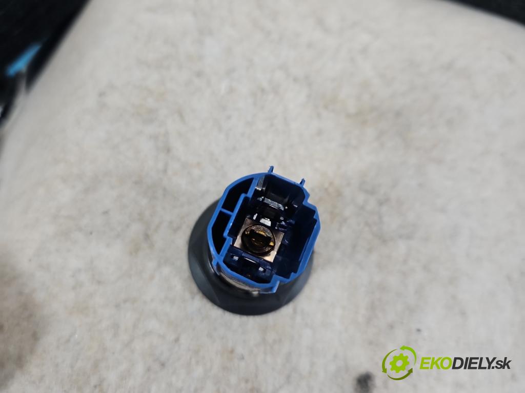 Audi Q7 2015- 3.0 TFSI CRE 333KM: automatic 245 kW 2995 cm3 5- Tapacír: kufra: levé 4M0-863-879