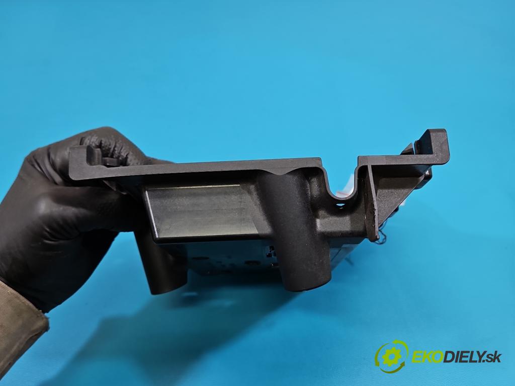 Audi Q7 2015- 3.0 TFSI CRE 333KM: automatic 245 kW 2995 cm3 5- Upevnění: 4M0907650A