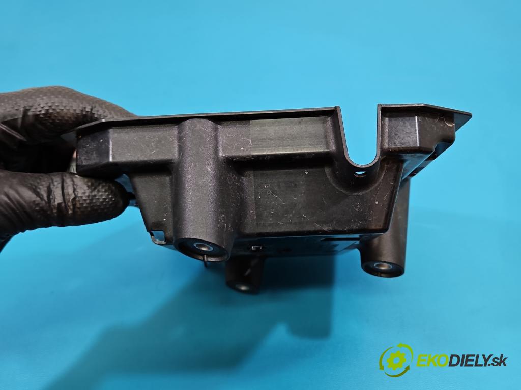 Audi Q7 2015- 3.0 TFSI CRE 333KM: automatic 245 kW 2995 cm3 5- Upevnění: 4M0907650A