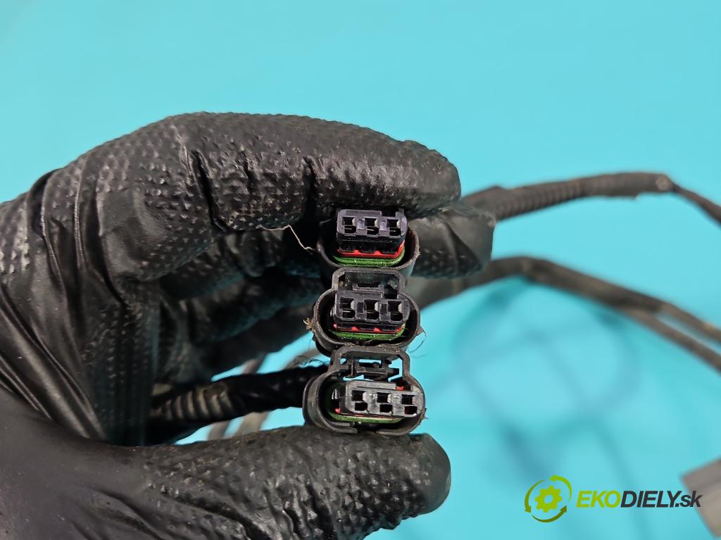 Toyota Corolla E16/E18  2013-2019 1.6 16V 132  HP manual 97 kW 1598 cm3 4- Zväzok: nárazník zadné 8218202030