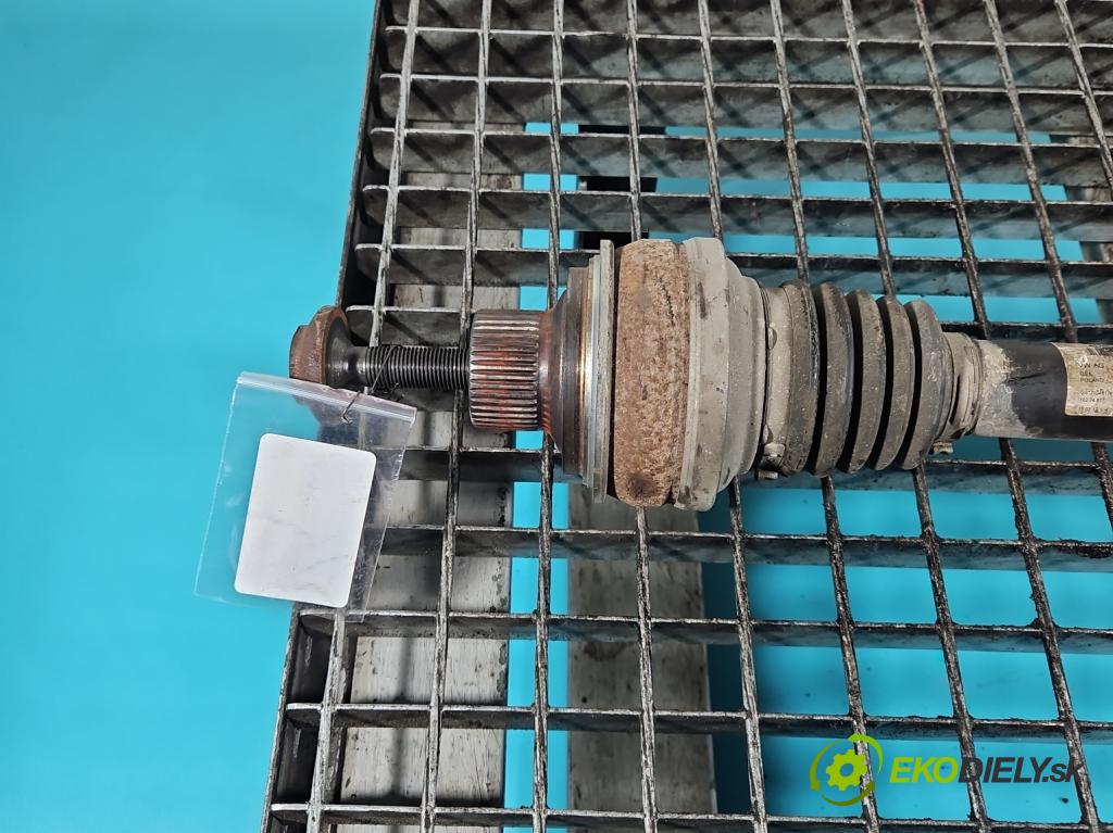 Audi Q7 2015- 3.0 TFSI CRE: 333KM: automatic 245 kW 2995 cm3 5- poloos zadné ľavé 4M0501203D