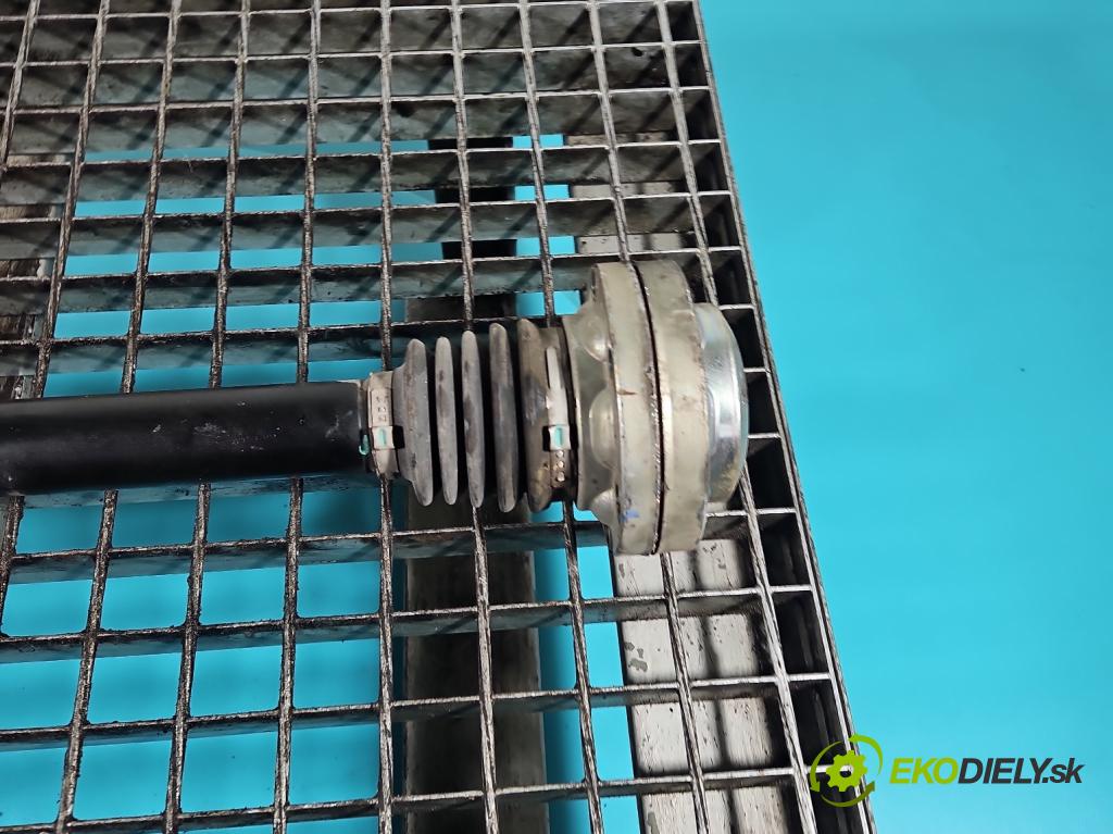 Audi Q7 2015- 3.0 TFSI CRE: 333KM: automatic 245 kW 2995 cm3 5- poloos zadné pravé 4M0501203D